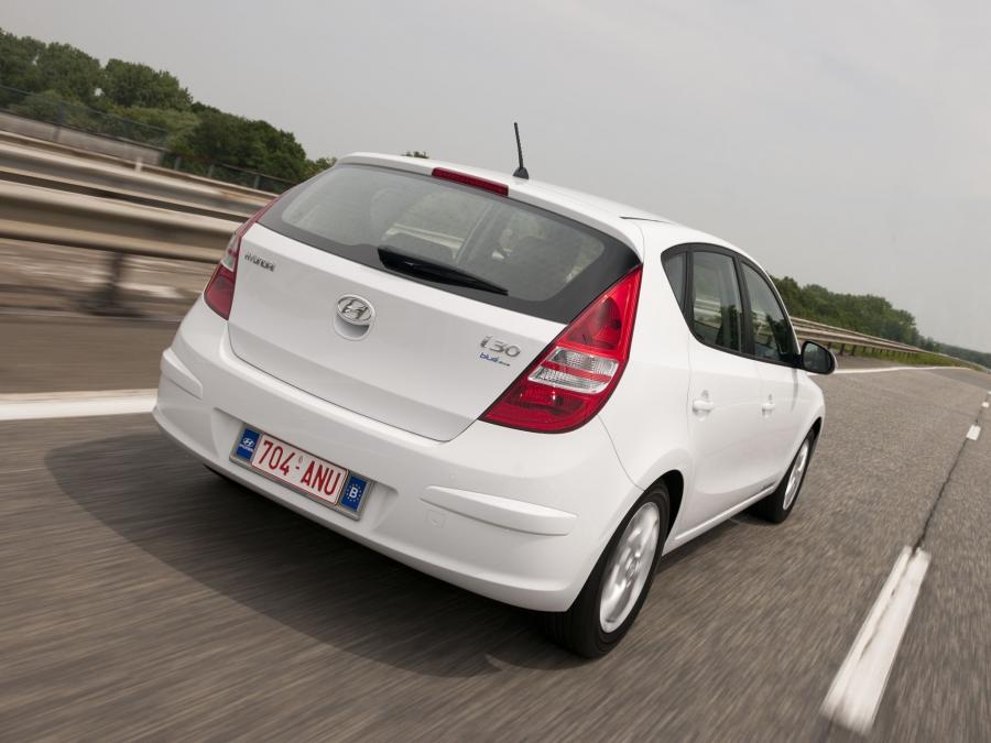  Hyundai i30 Blue Drive 2009 года  (фото 5 из 12)